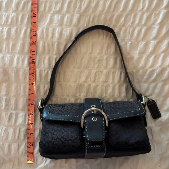 Vintage Authentic Coach Soho Flap Y2k Signature C Canvas Shoulder Purse - Picture 2 of 5